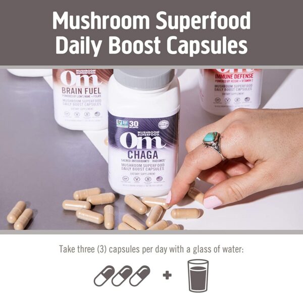 Cápsulas OM Mushroom Superfood Chaga vista lateral