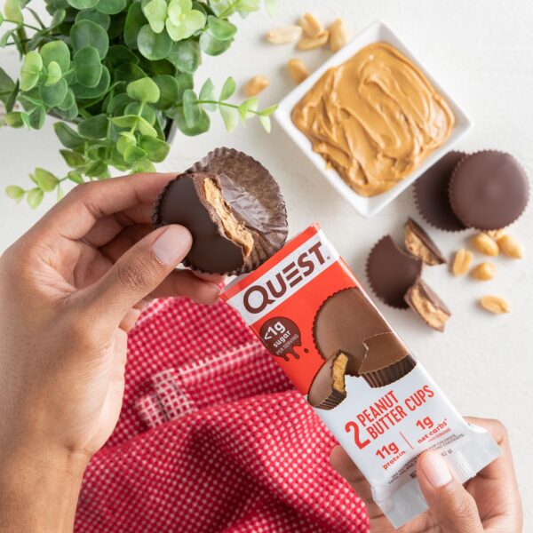 Cuatro paquetes individuales de Quest peanut butter cups