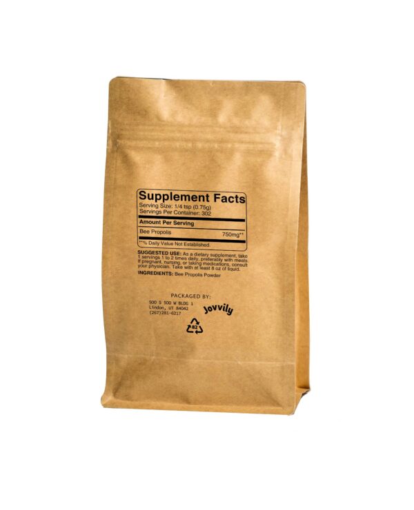 Cuchara con polvo de hoja de ortiga natural