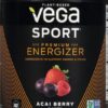 cucharada y polvo Vega Sport Pre-Workout Energizer baya
