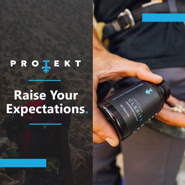 Detalle envase PROTEKT cápsulas melena de león y reishi