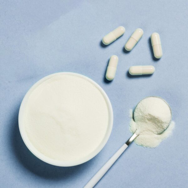 Botella en fondo blanco