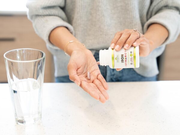 Cápsulas sobre fondo neutro