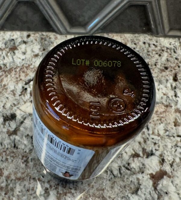 Interior de la caja de Iodine Complex