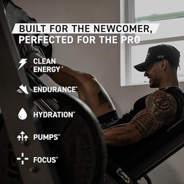 Envase negro de Pre Workout Kaged en estante