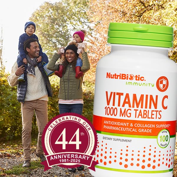 Frasco de vitamina C con etiqueta