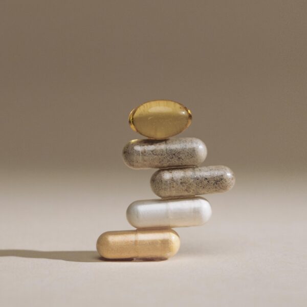 Paquete de vitaminas Perelel para salud materna y ovulación