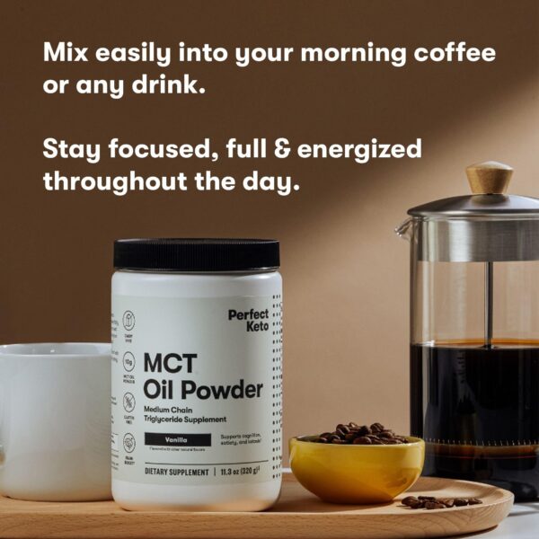 Polvo MCT disolviéndose en bebida