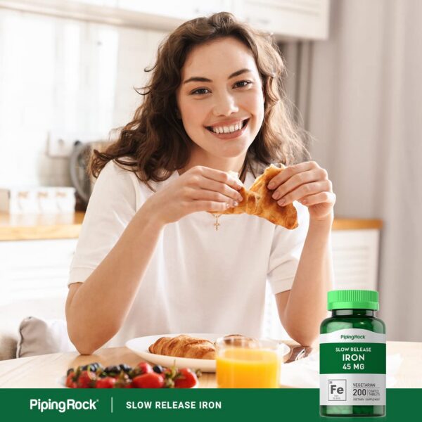 Frente de la caja con marca Piping Rock