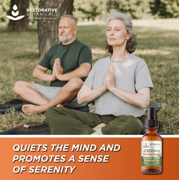 Envase con etiqueta Restorative Botanicals