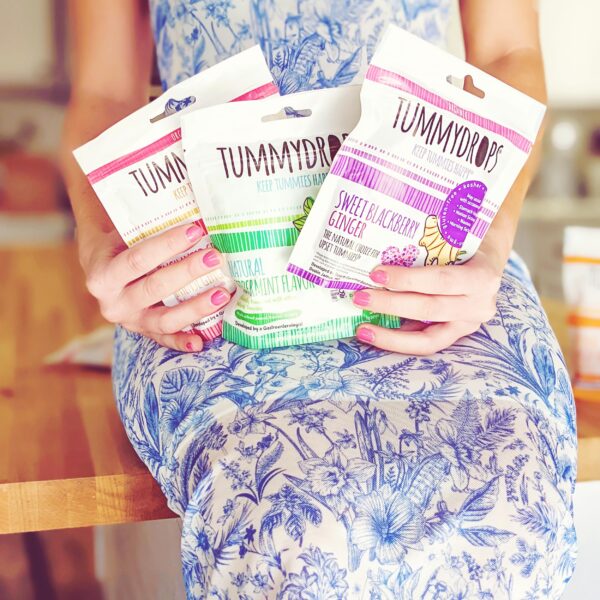 Tummydrops sabor mora y jengibre orgánico detalle paquete